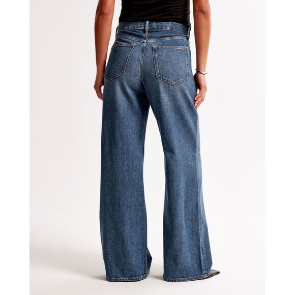 NWT Abercrombie & Fitch Curve Love High Rise Wide Leg Jean Dark Size 34 Short - Picture 3 of 13